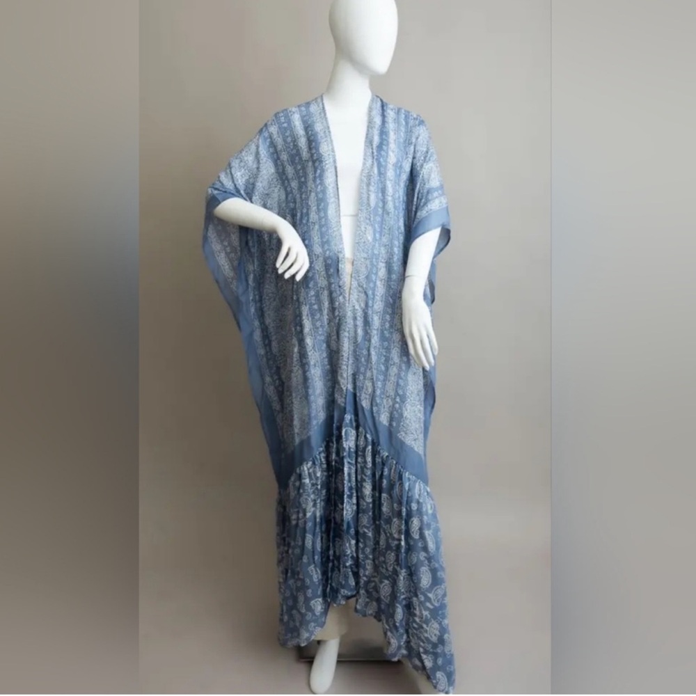 Flowy Blue Patterned Kimono